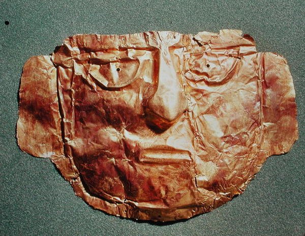 Múmia maszk, Peruból (arany) alkotó: Peruvian School