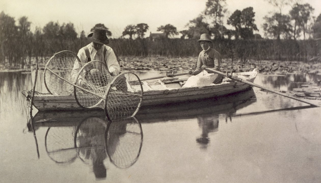 Az orrháló beállítása, élet és táj a Norfolk Broads-on; 1886 körül alkotó: Peter Emerson und Thomas Goodall