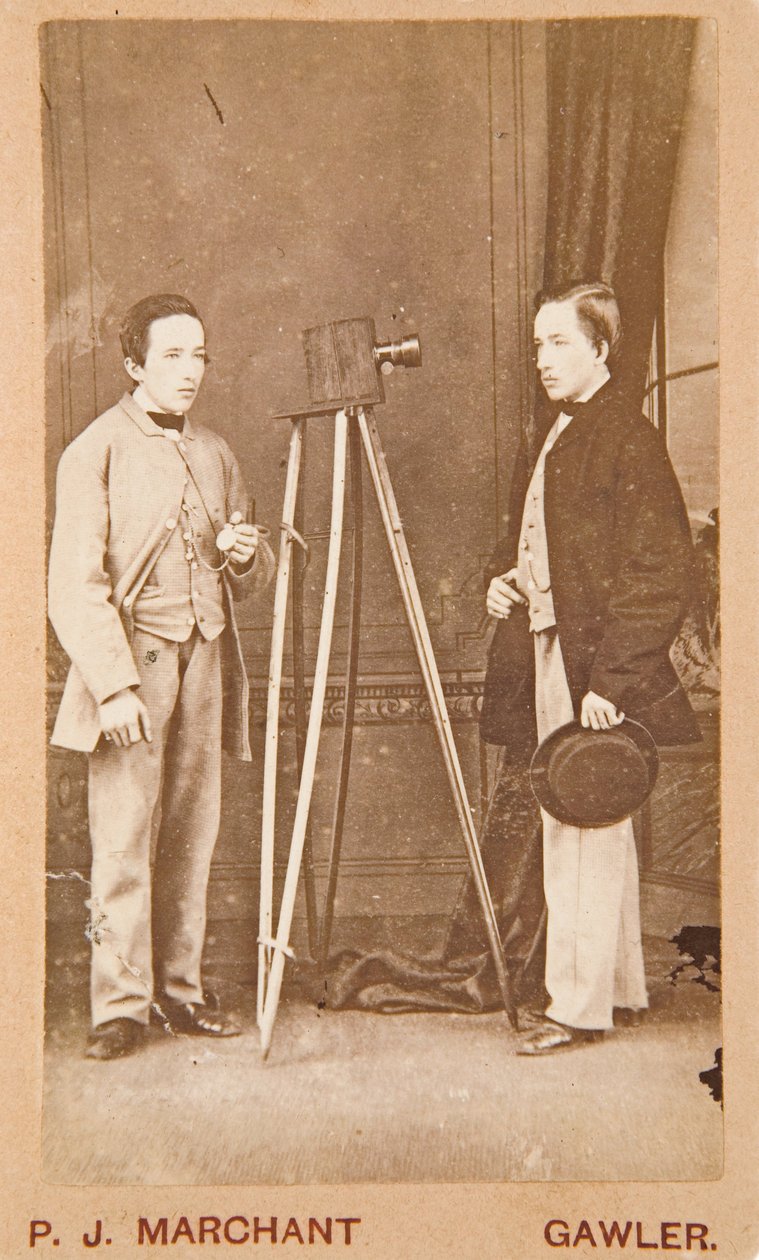 Dupla önarckép alkotó: Philip J. Marchant