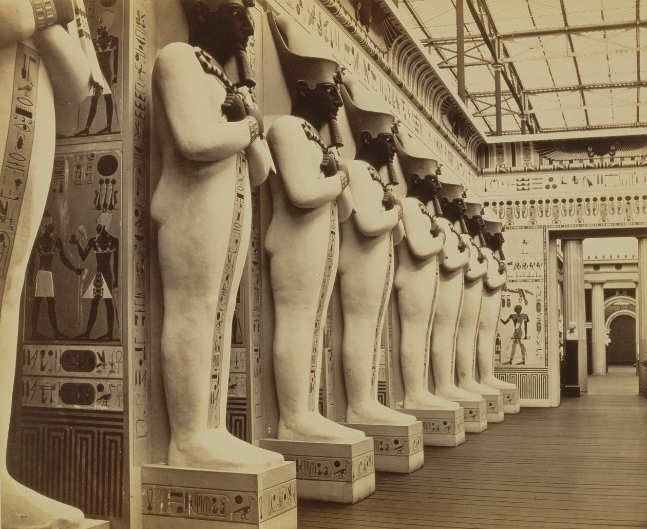 Az egyiptomi udvar és a kolosszusok csarnokának homlokzata, Crystal Palace, Sydenham, 1854 alkotó: Philip Henry Delamotte