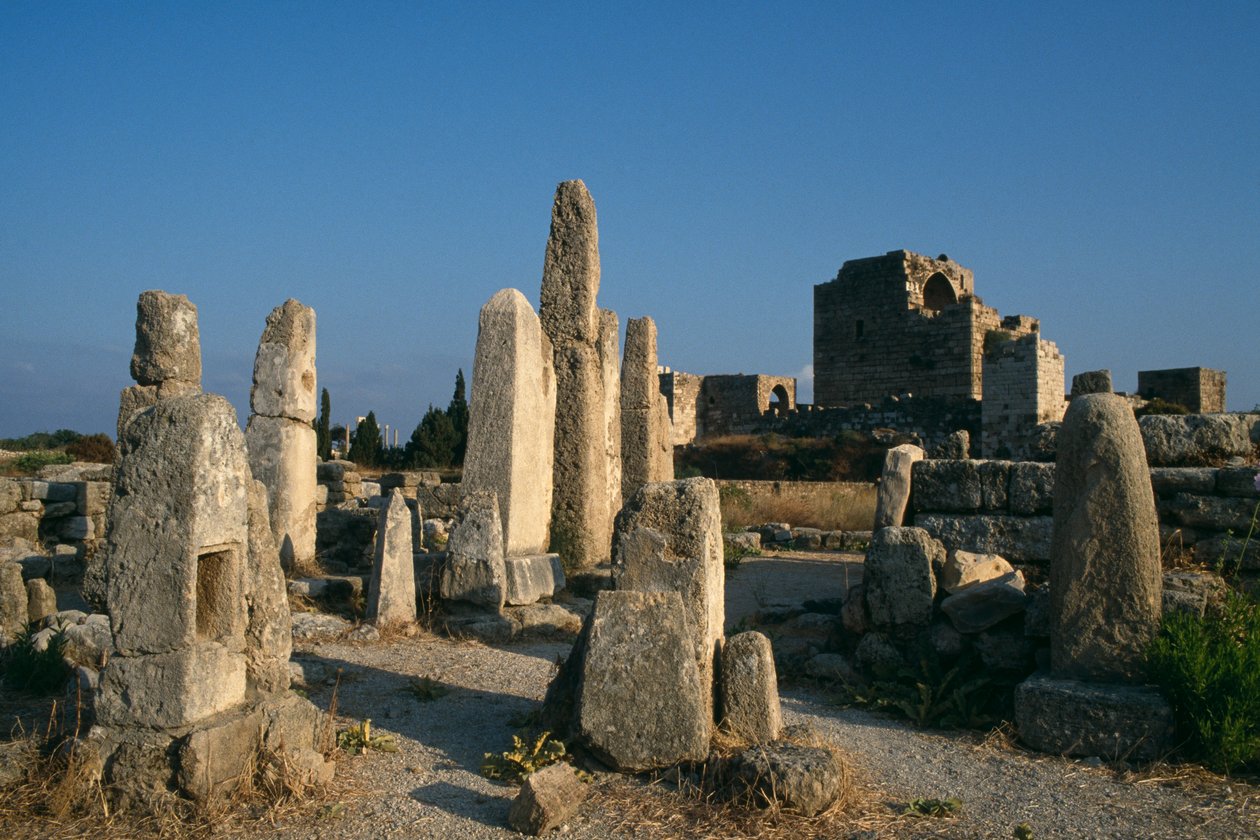Az obeliszkek temploma alkotó: Phoenician