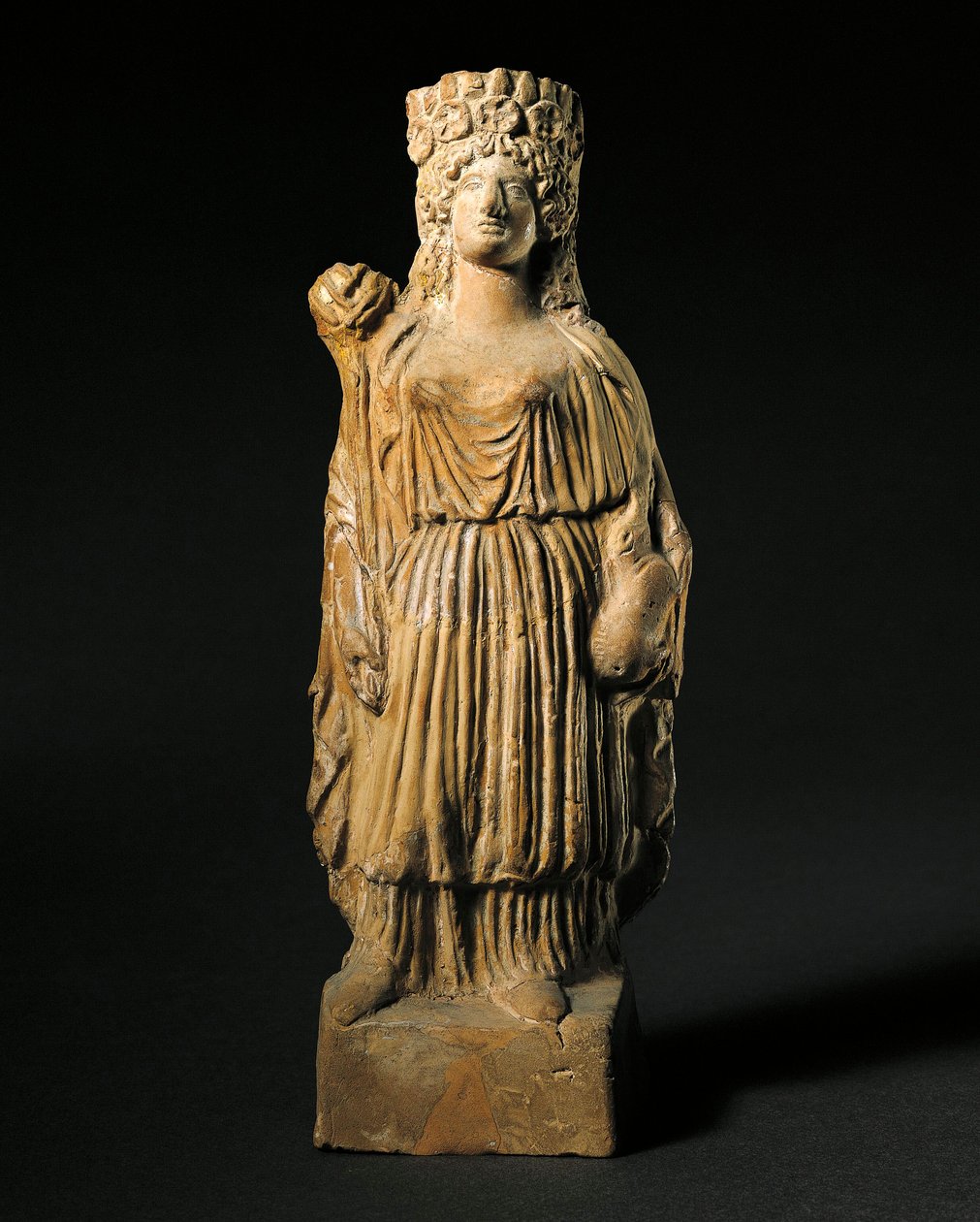 Föníciai művészet: az isteni Tanit ábrázoló terrakotta szobor. Kr.e. 3-2. Madrid, Museo Arqueologico Nacional alkotó: Phoenician