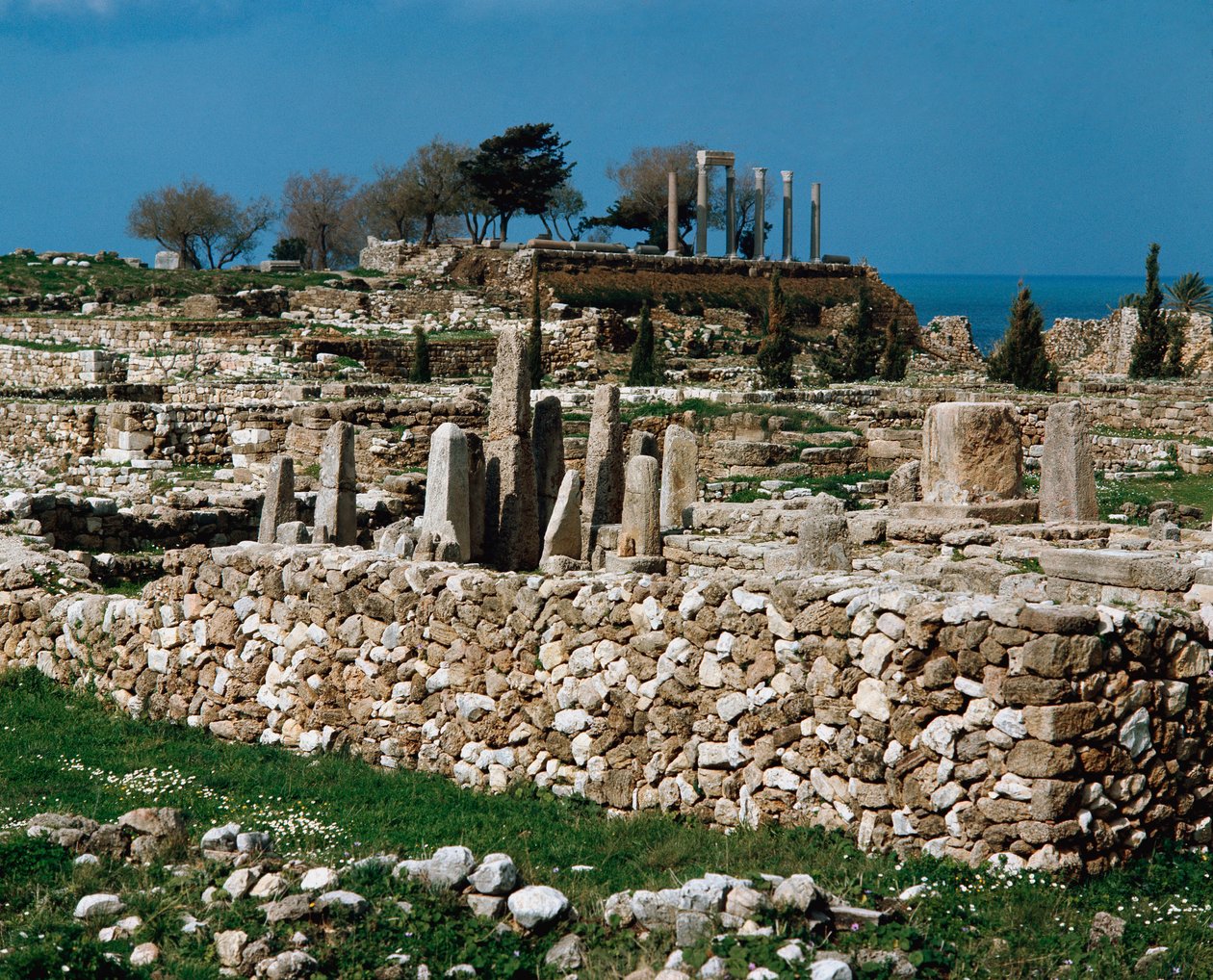 Az obeliszkek temploma alkotó: Phoenician Phoenician