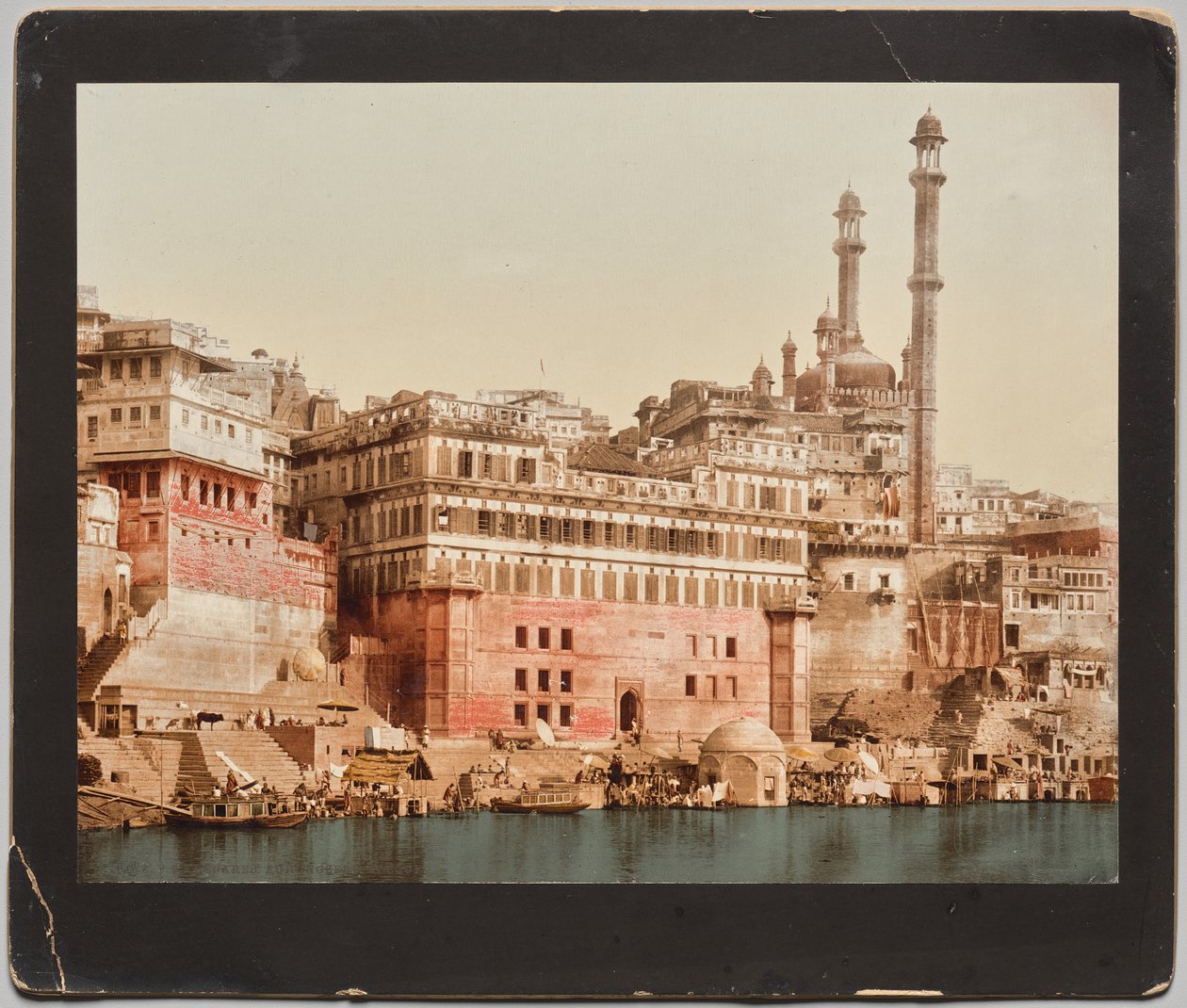 India. Benares. Aurangzeb mecsetje Dr. Kurt Boeck fotója után alkotó: Photoglob Co. (Zurich, active c. 1890 1910)
