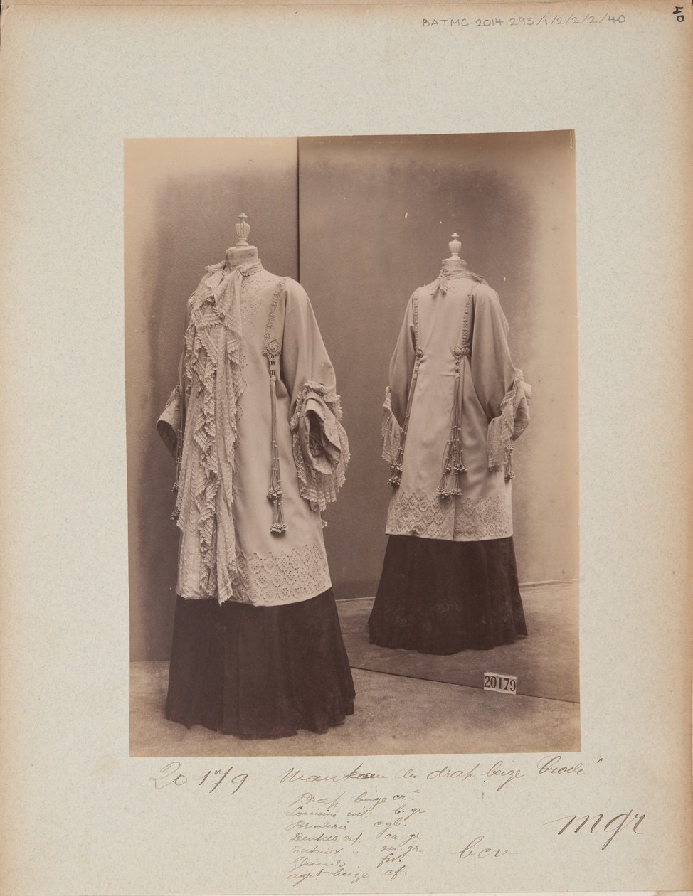 Albumoldal: House of Worth, Kabát alkotó: Photographer French