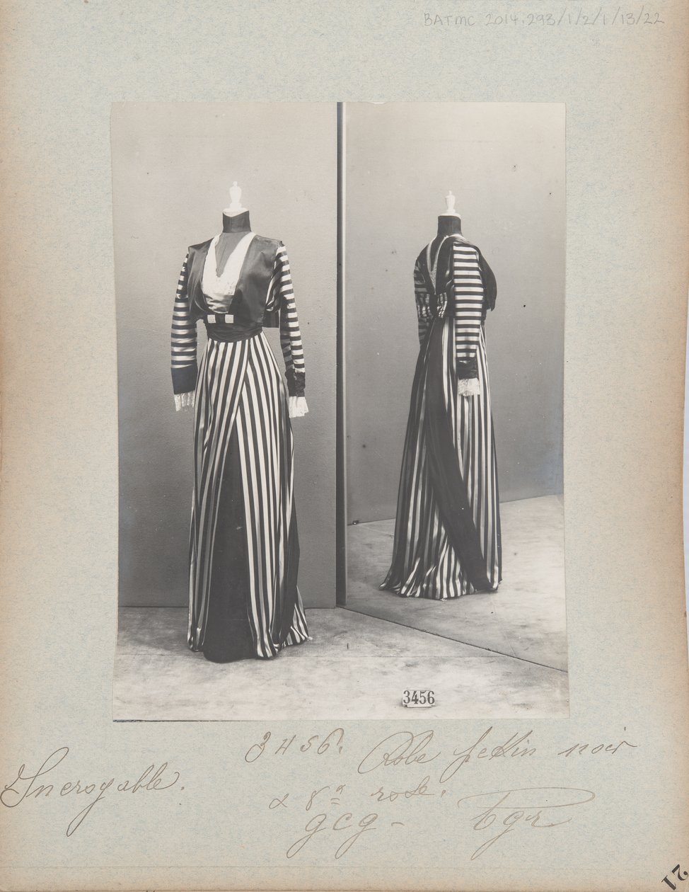 Album oldal: House of Worth, Dress alkotó: Photographer French