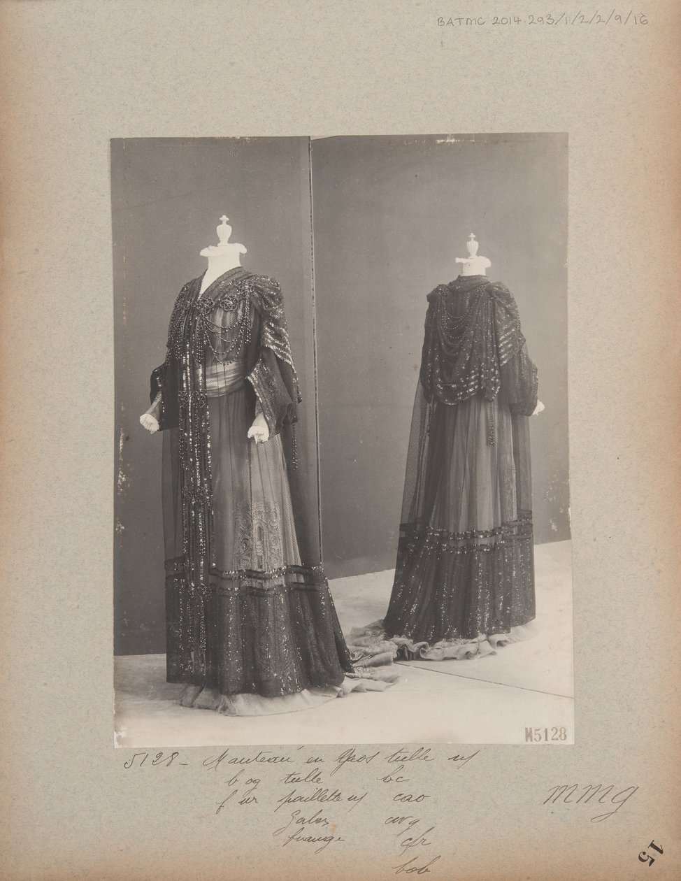 Album oldal: House of Worth, Evening Coat alkotó: Photographer French