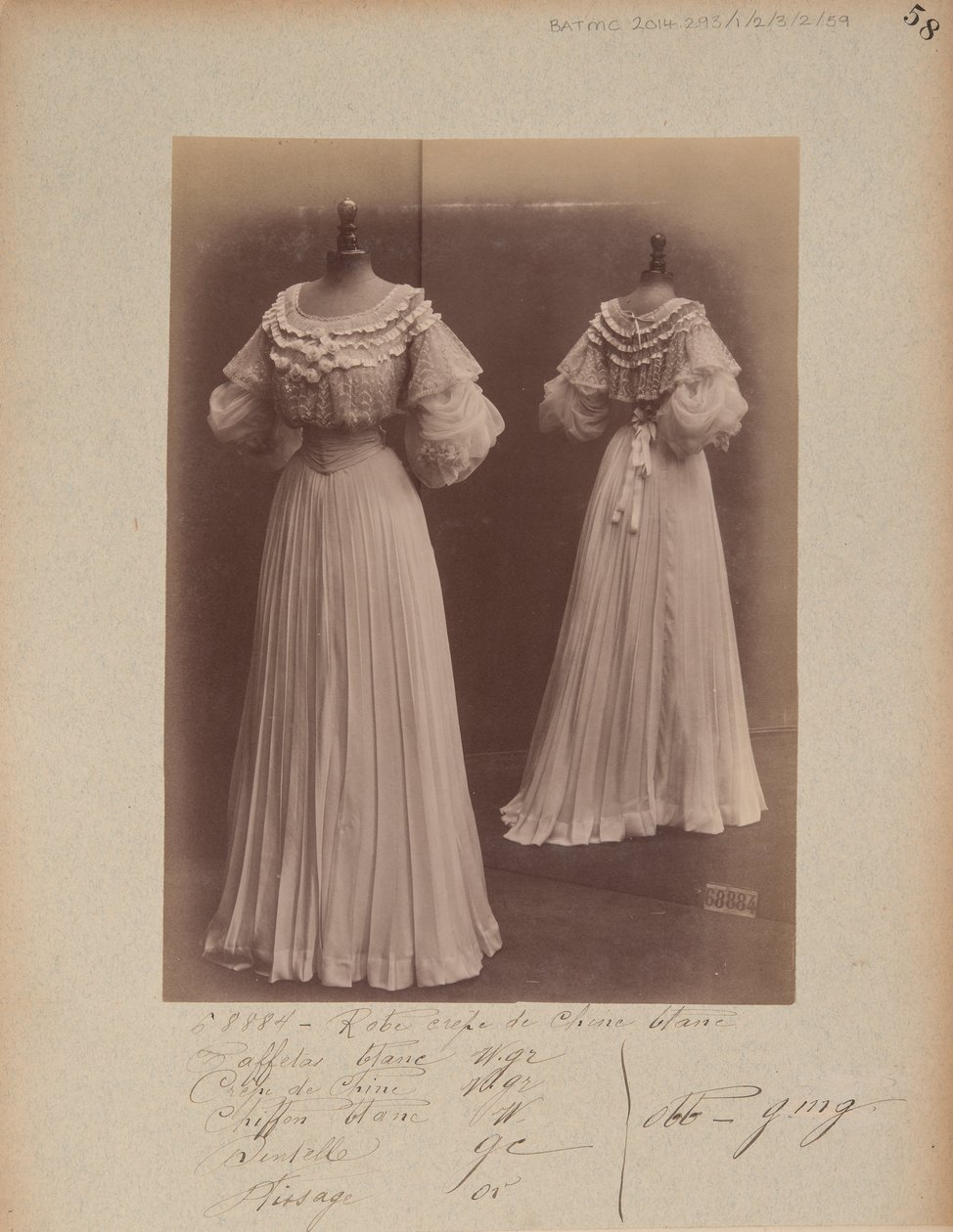 Album oldal: House of Worth, estélyi ruha alkotó: Photographer French