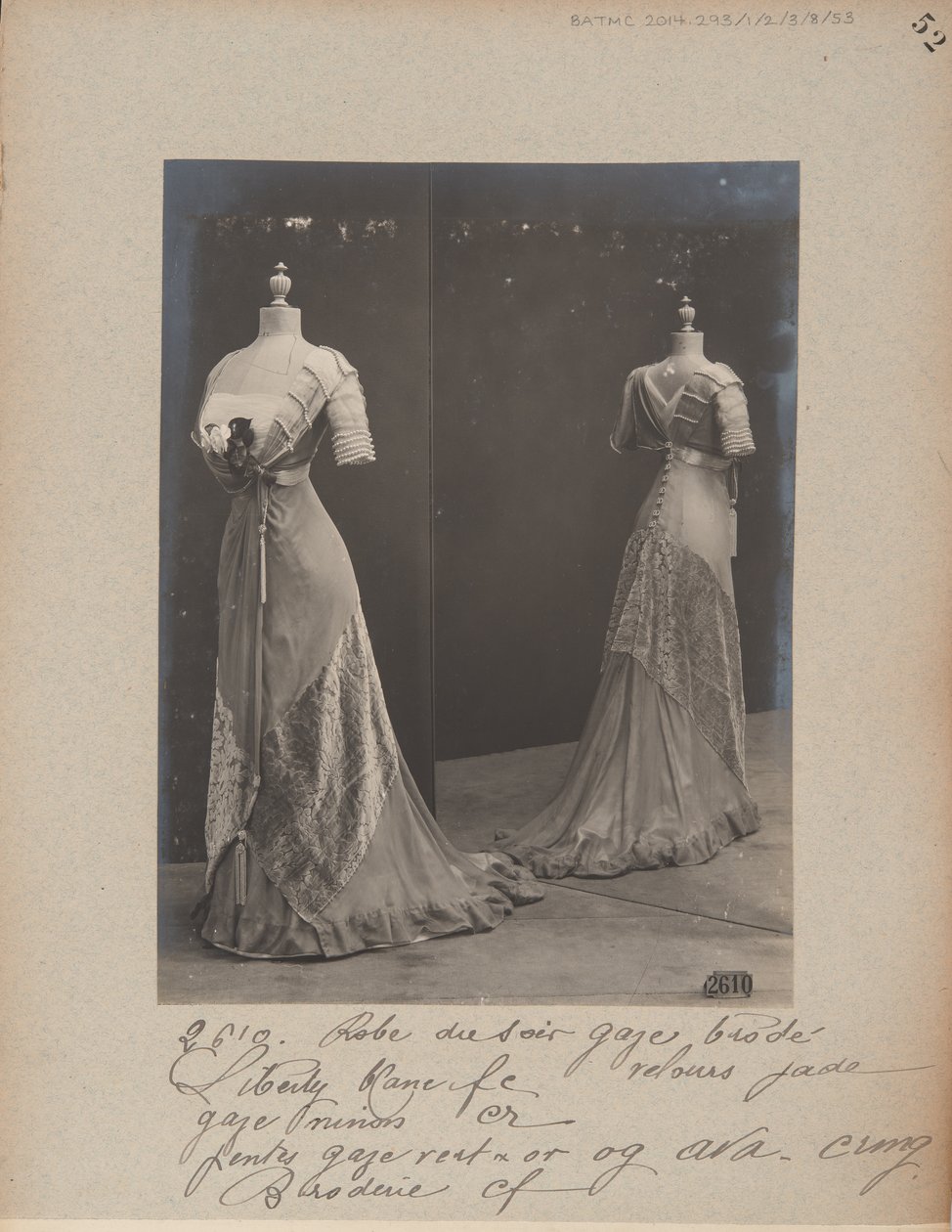 Album oldal: House of Worth, estélyi ruha alkotó: Photographer French