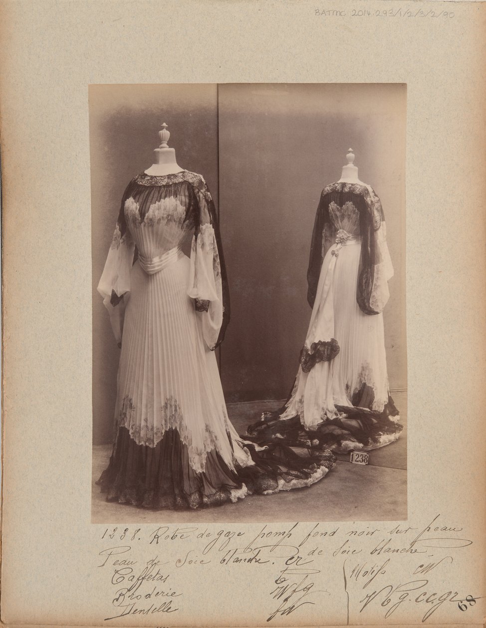 Album oldal: House of Worth, estélyi ruha alkotó: Photographer French