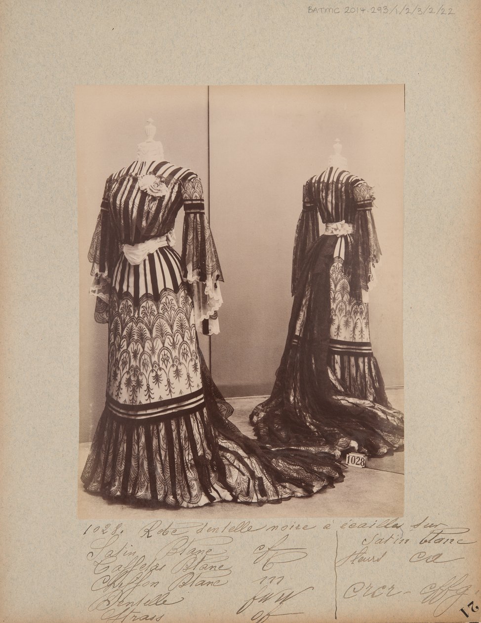 Album oldal: House of Worth, estélyi ruha alkotó: Photographer French