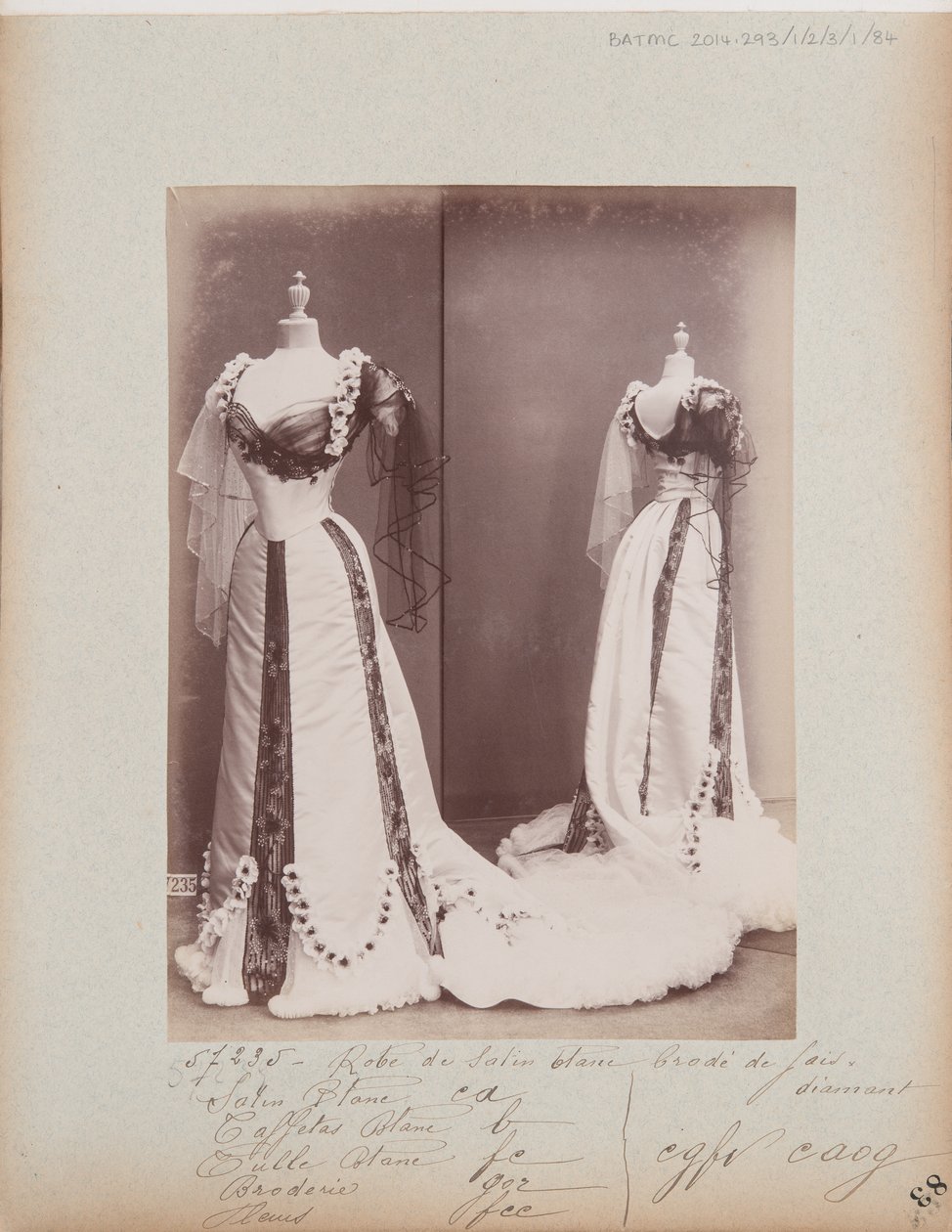 Album oldal: House of Worth, estélyi ruha alkotó: Photographer French
