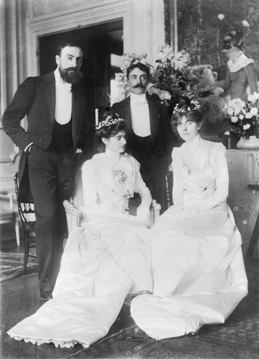 L-R: Ernest Rouart (1874-1942) és felesége Julie Manet (1878-1967), Paul Valery (1871-1945) és felesége, Jeannie Gobillard (1877-1970), házasságkötésük napján, 1900 májusában (b/ w fotó) alkotó: Photographer French