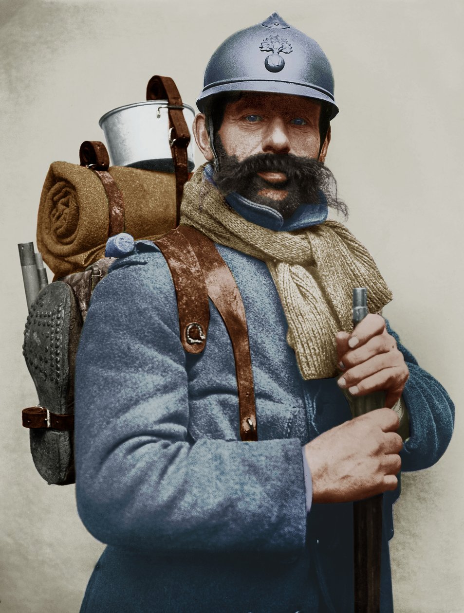 Egy francia katona portréja katonai egyenruhában, első világháború (színes fotó) alkotó: Photographer French