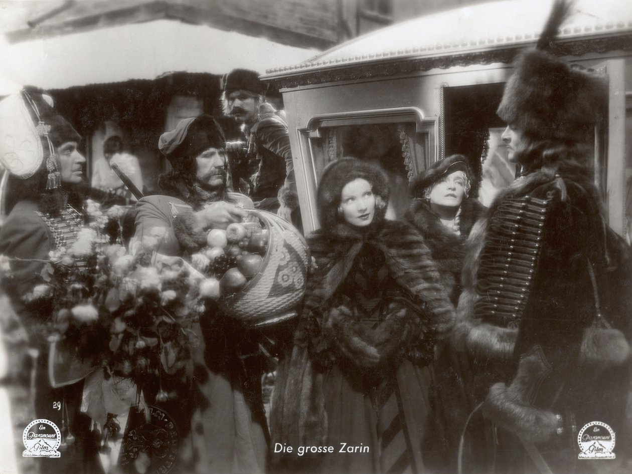 Állókép a "Skarlátvörös császárnő" című filmből Marlene Dietrich főszereplésével alkotó: Photographer German