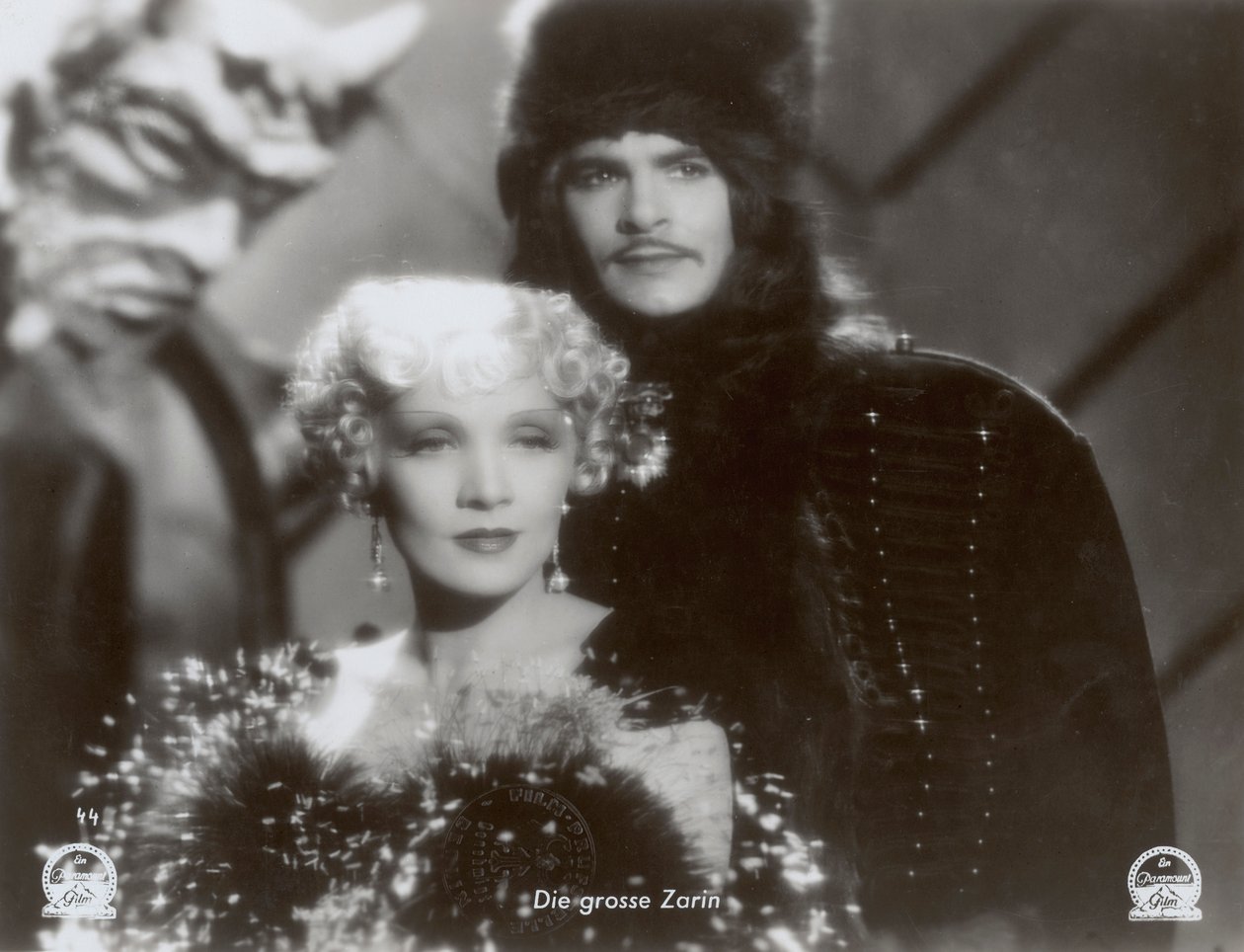 Állókép a "Skarlátvörös császárnő" című filmből, Marlene Dietrich és John Lodge főszereplésével. alkotó: Photographer German
