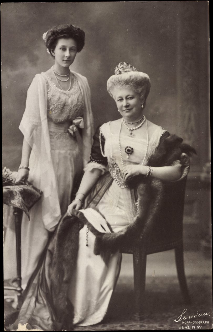 Wohlfahrts képeslap, Luise koronahercegnő, Victoria alkotó: Photographer German