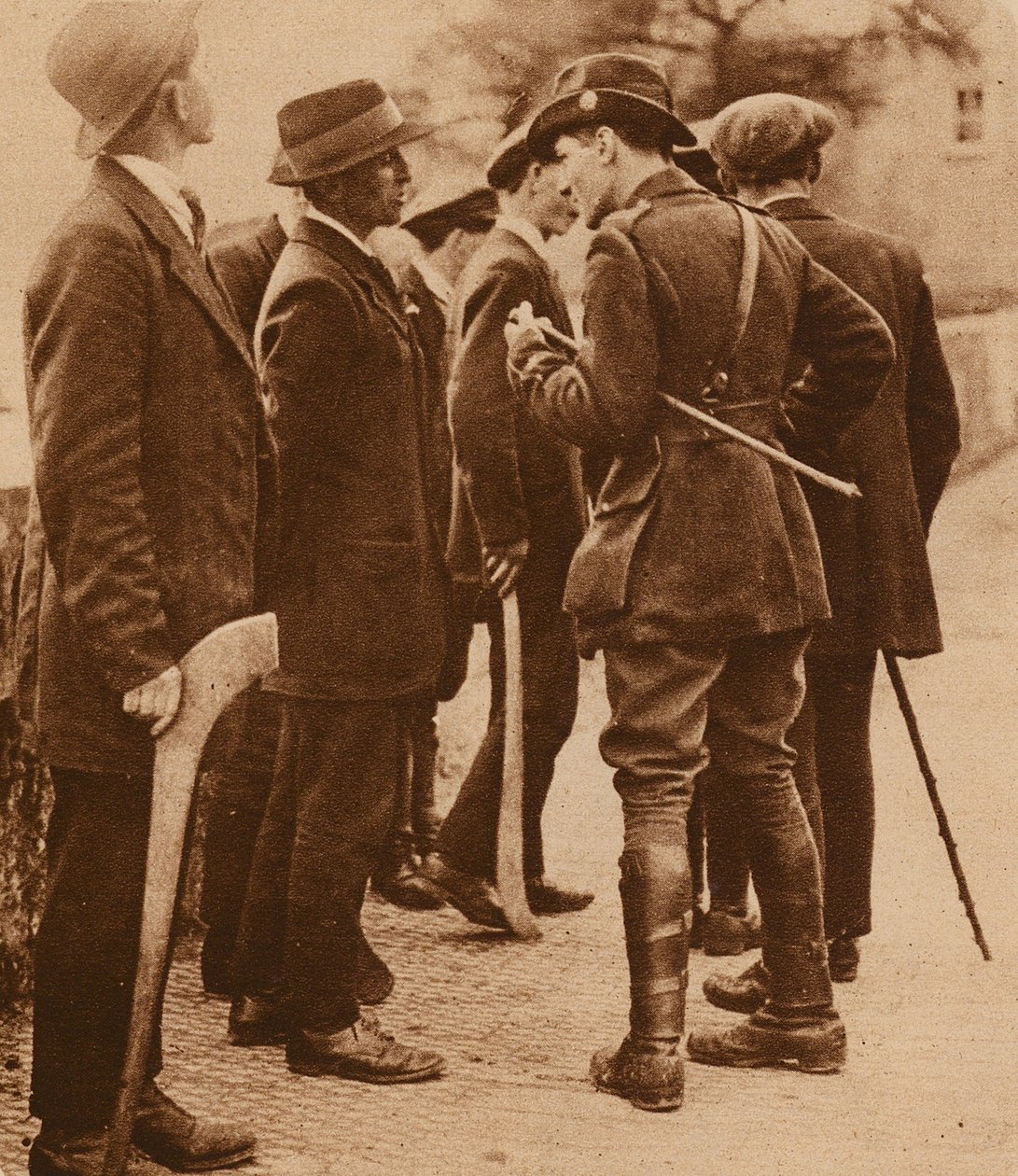 Sinn Fein tiszt és újoncok, Írország (fekete-fehér fotó) alkotó: Photographer Irish
