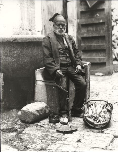 Egy halárus, a "Life in Palermo" című filmből (f/w fotó) alkotó: Photographer Italian