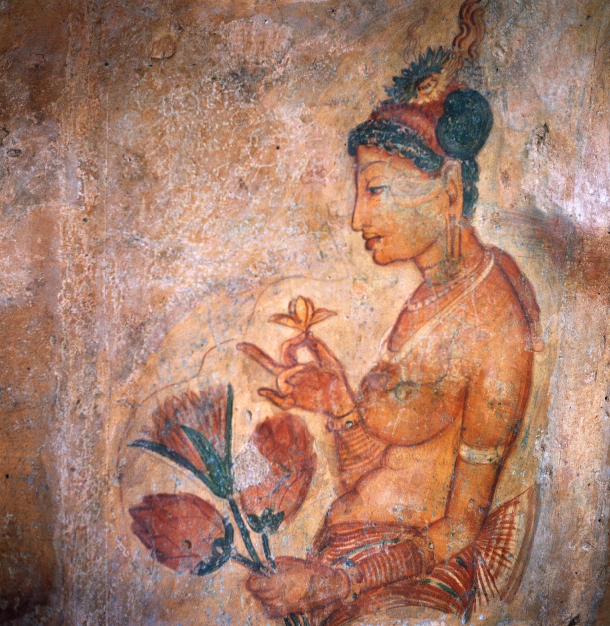 Apsaras, virágokat kínáló mennyei nimfa, freskó, Sigiriya erődített fellegvára (UNESCO világörökségi lista alkotó: Blaise Nicolas Le Sueur