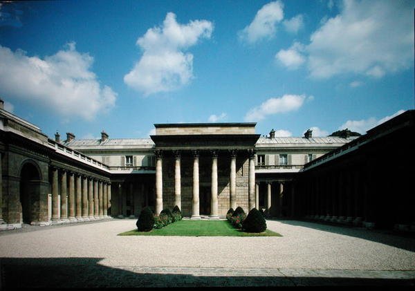 A Hotel de Salm, Palais de la Legion dHonneur udvarának nézete, épült 1782-87-ben. alkotó: Pierre II Rousseau