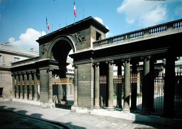 A Hotel de Salm, Palais de la Legion dHonneur bejáratának nézete, épült 1782-87-ben. alkotó: Pierre II Rousseau