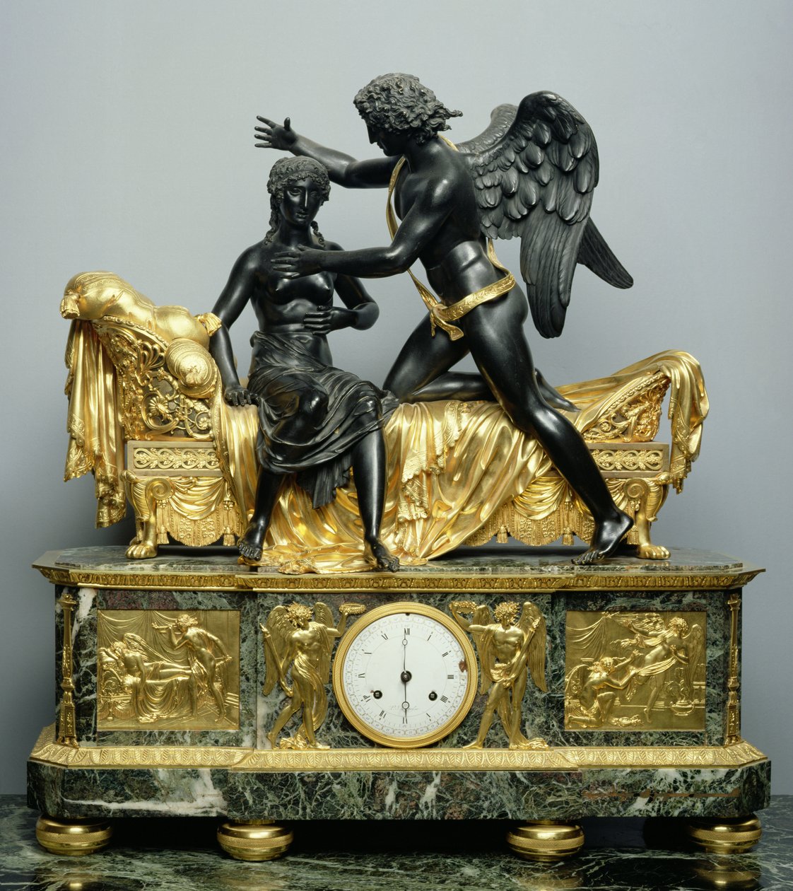 Ámor és Psyche Mantlepiece óra, 1799 (bronz és márvány) alkotó: Pierre Philippe Thomire