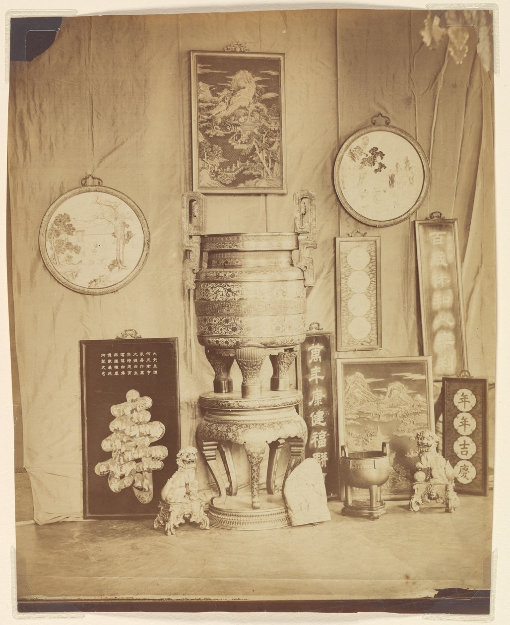 Műtárgyak a nyári palotákból, Peking, 1861-63 alkotó: Pierre Ambroise Richebourg
