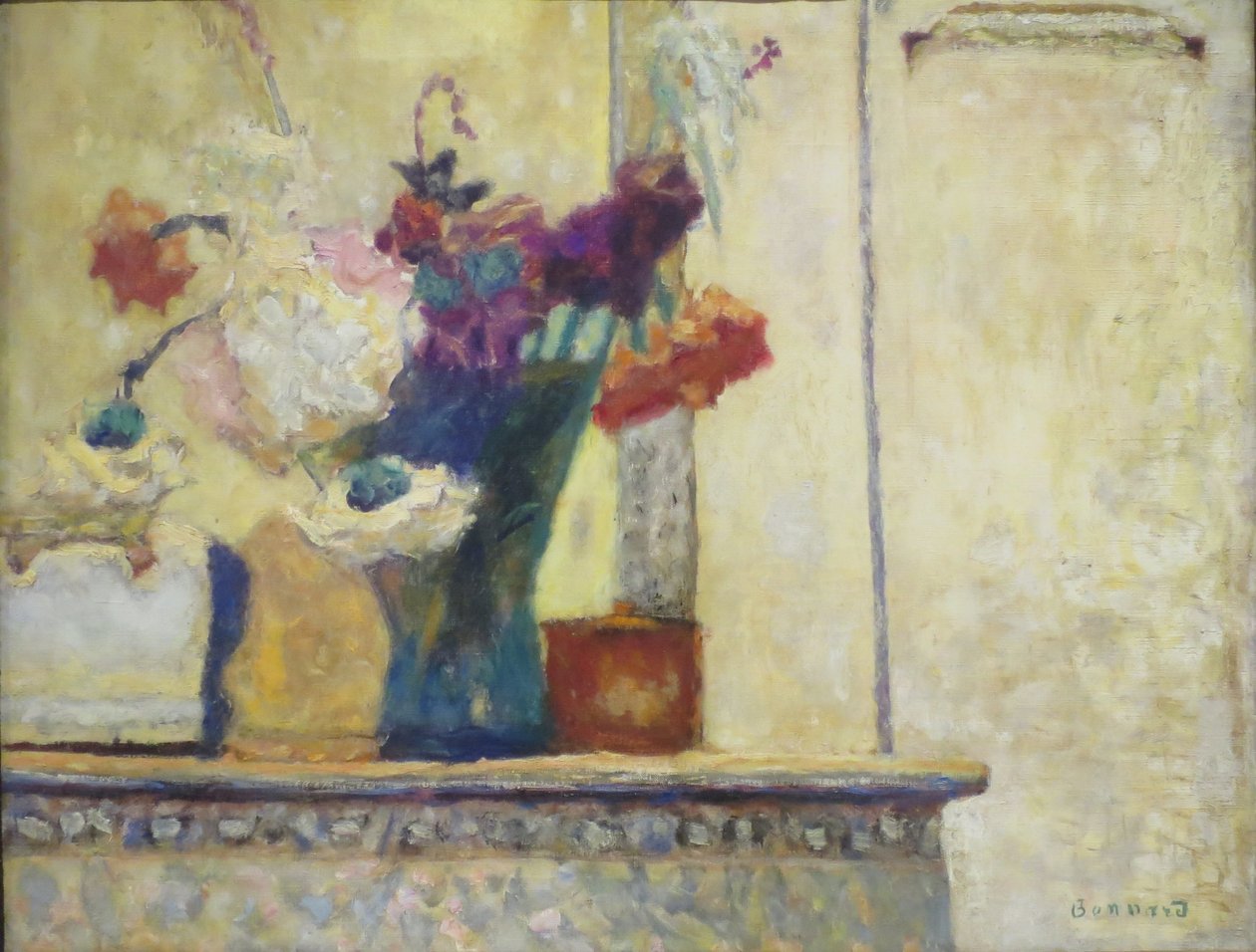 Virágok a kandallótáblán alkotó: Pierre Bonnard