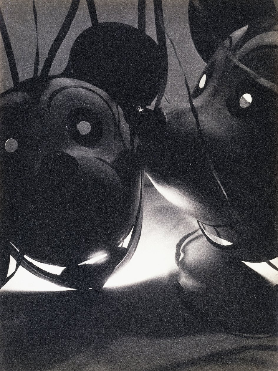 Mickey Mouse Balloons, 1932 körül (zselatin ezüst nyomat, Gevalux papíron) alkotó: Pierre Dubreuil