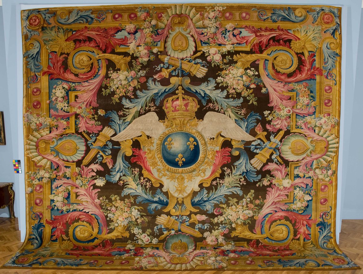 Louis XV Savonnerie szőnyeg királyi fegyverekkel, gyártó Savonnerie Factory, Franciaország, 1740-1750 körül alkotó: Pierre Josse Perrot