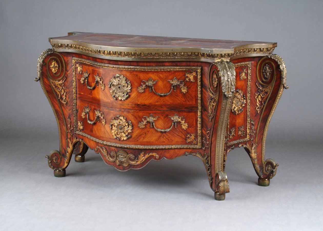 Komód, 1760-75 körül (rózsafa és aranyozott bronz) alkotó: Pierre Langlois