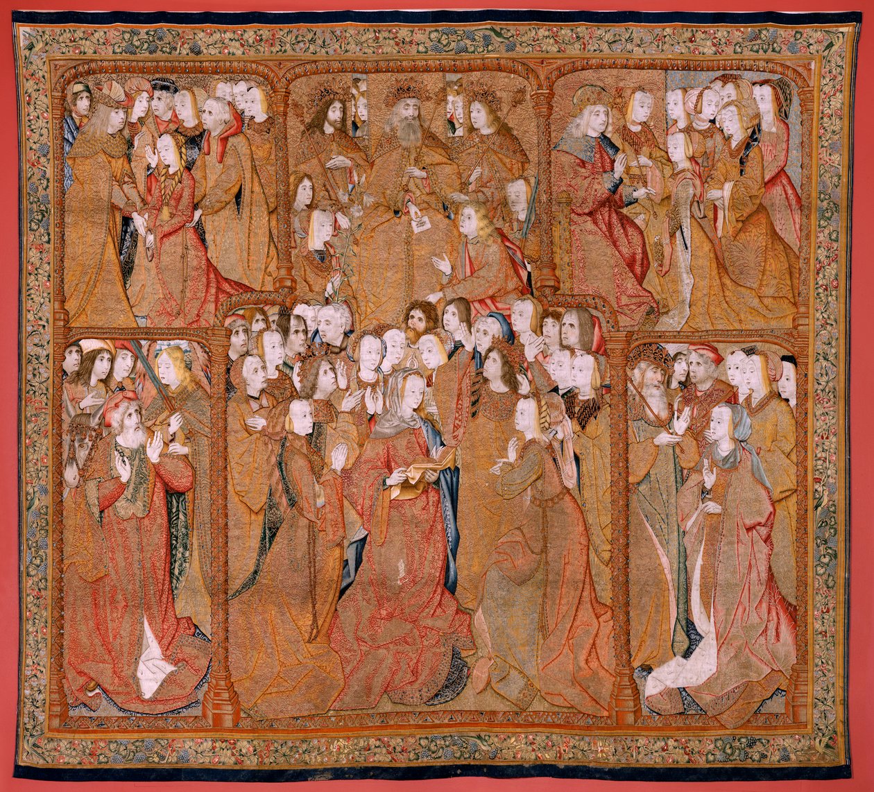 Flamand kárpit. Az anya diadalai vagy a Paños de Oro sorozat. Isten küldje el Gábriel arkangyalt (Dios envía al Arcángel Gabriel). A sorozat első gobelinje. Colin de Cooter modell(?). Gyártás Pieter van Aelst (vagy van Edingen), Brüsszel. Ca1500-1502. F alkotó: Pieter (studio of) Coecke van Aelst