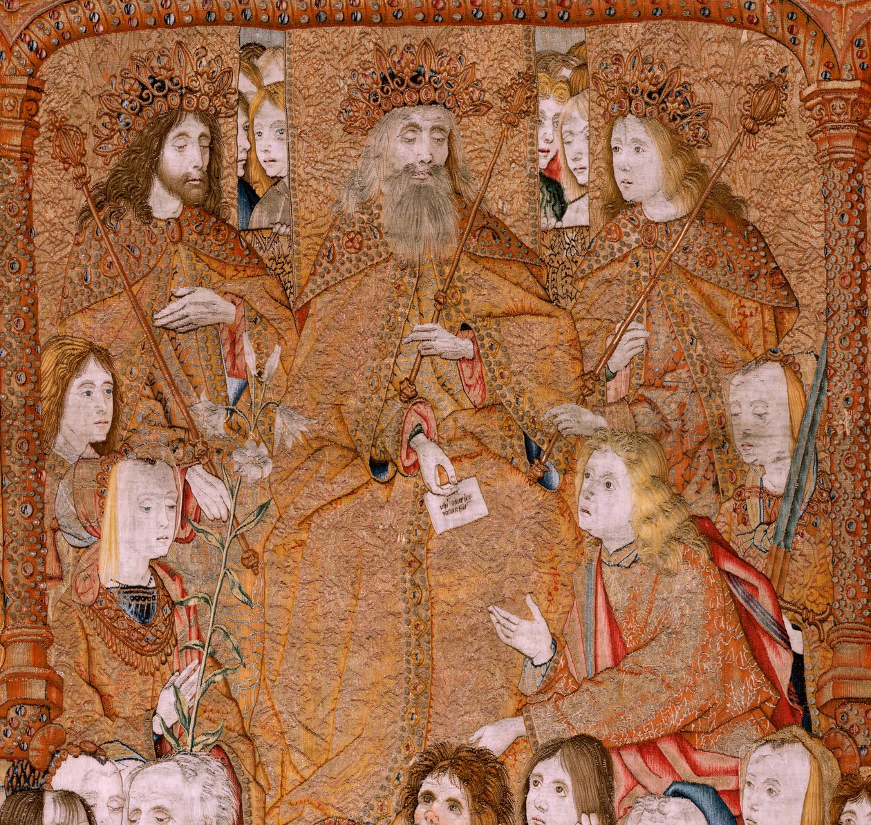 Flamand kárpit. Az anya diadalai vagy Paños de Oro sorozat. Isten küldje Gabriel arkangyalt. A sorozat első gobelinje. Colin de Cooter modell(?). Gyártás Pieter van Aelst (vagy van Edingen), Brüsszel. Körülbelül 1500-1502. alkotó: Pieter Coecke van Aelst