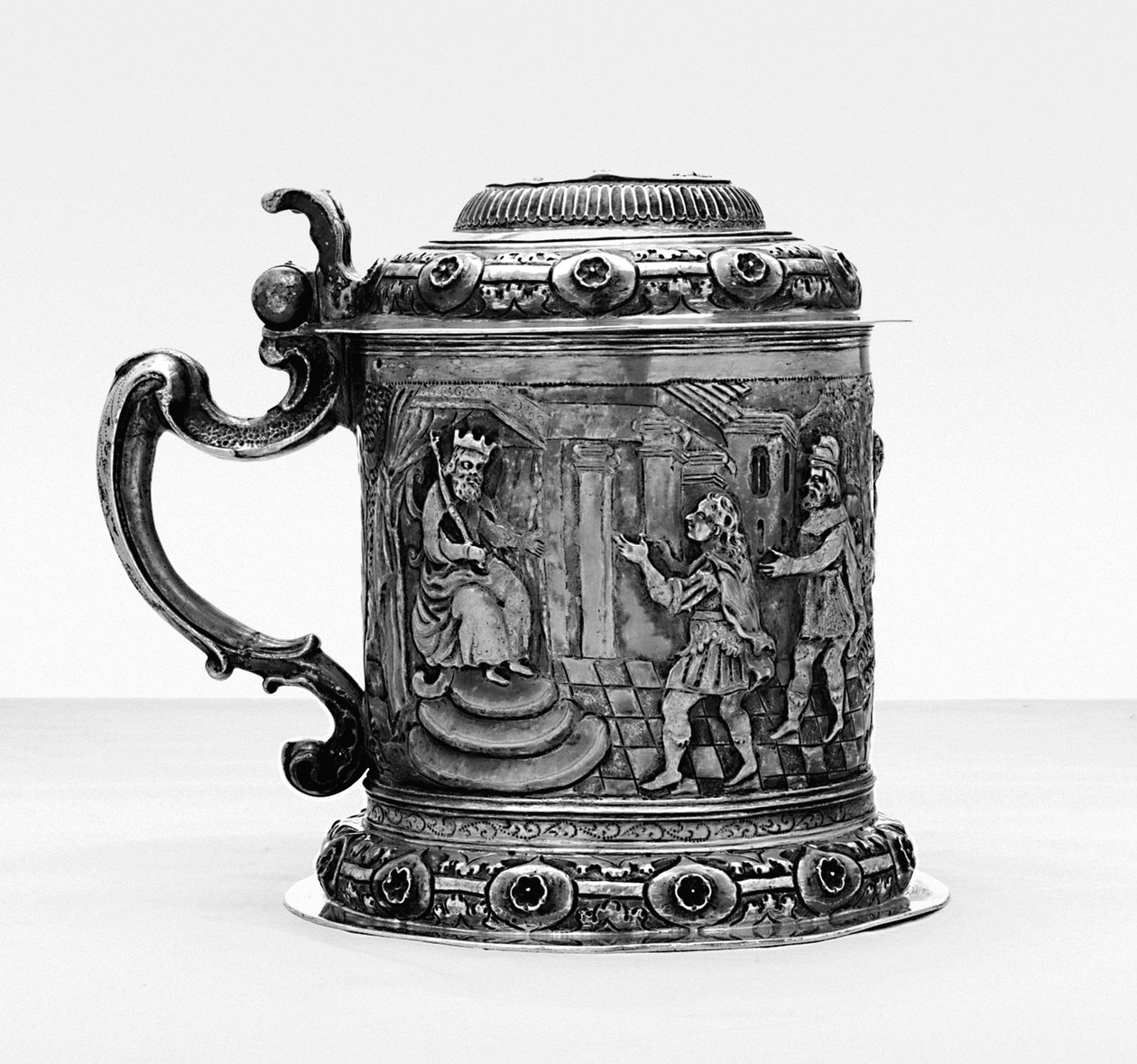 Tankard, a felek megnyugszanak és üldözik József életének jeleneteivel, Danzigban, 1690 körül (aranyozott ezüst csomag) alkotó: Polish School