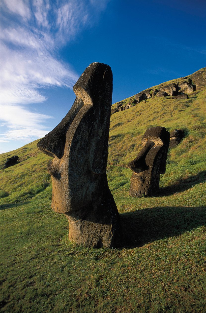 Moai szobrok, Rapa Nui Nemzeti Park, Húsvét-sziget, Chile alkotó: Polynesian Polynesian