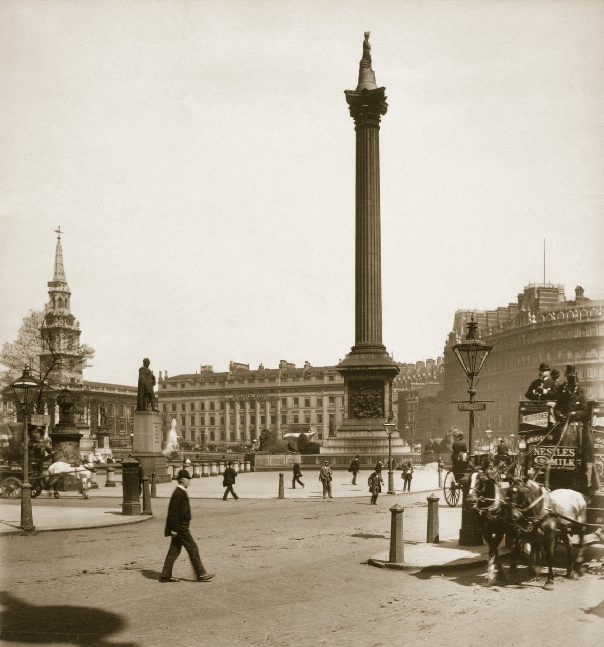 Trafalgar Square, London, 1893. május 11 alkotó: Portuguese Photographer