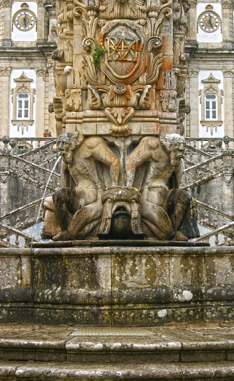 Mitikus atlantok egy obeliszk tövében, Lamego, Portugália. 1738 (gránit) alkotó: Portuguese School