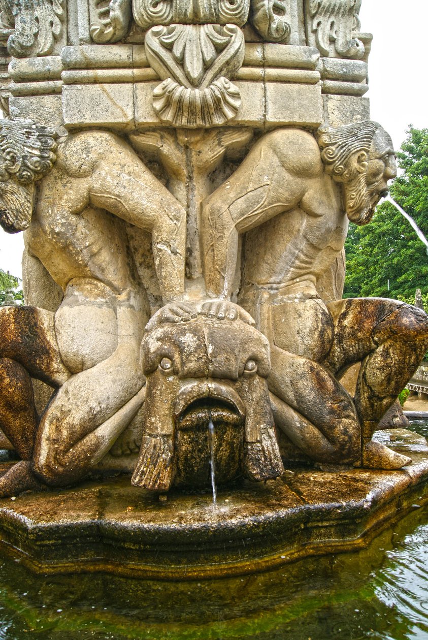 Mitikus atlantok egy obeliszk tövében, Lamego, Portugália. 1738 (gránit) alkotó: Portuguese School