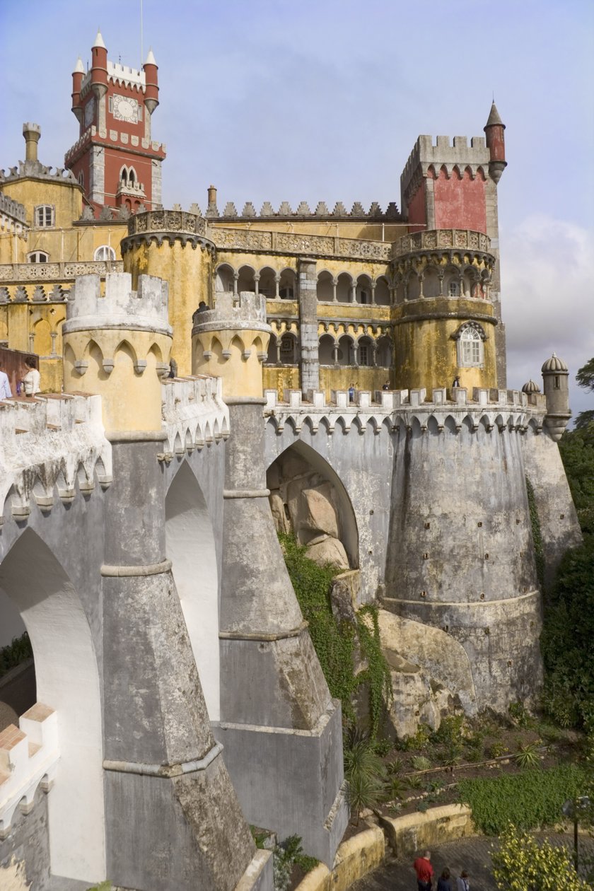 Kilátás a palotára és a külső falakra alkotó: Portuguese School