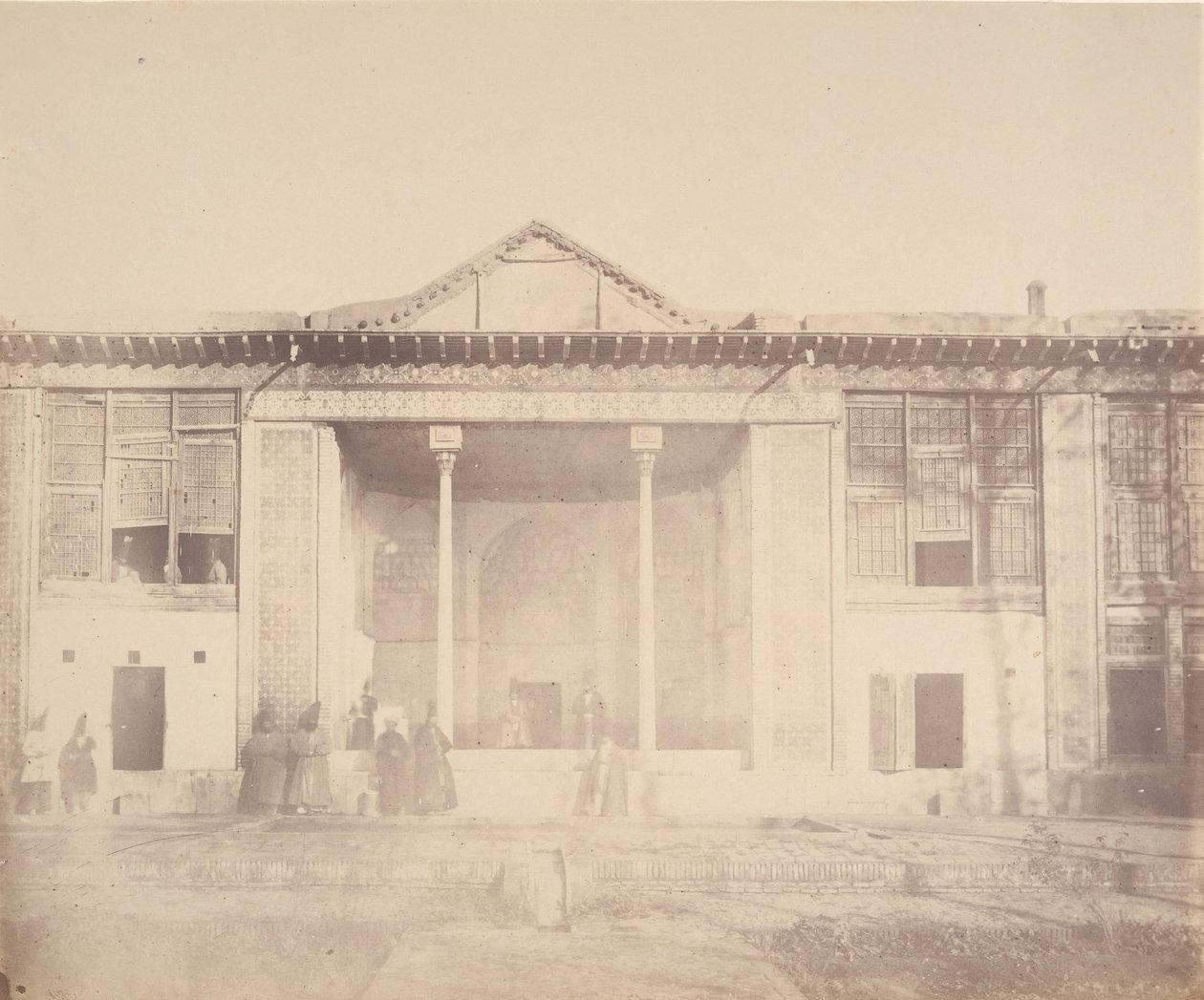 [A sah palotája, Teherán, Irán], 1840-60-as évek. alkotó: Possibly by Luigi Pesce.