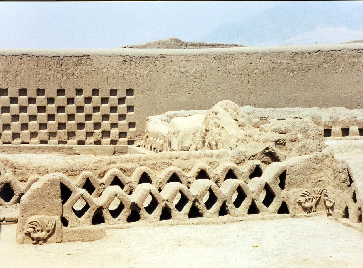 A Chimu által épített romos és elhagyatott inka előtti város belsejében, 1300 körül alkotó: Pre Columbian