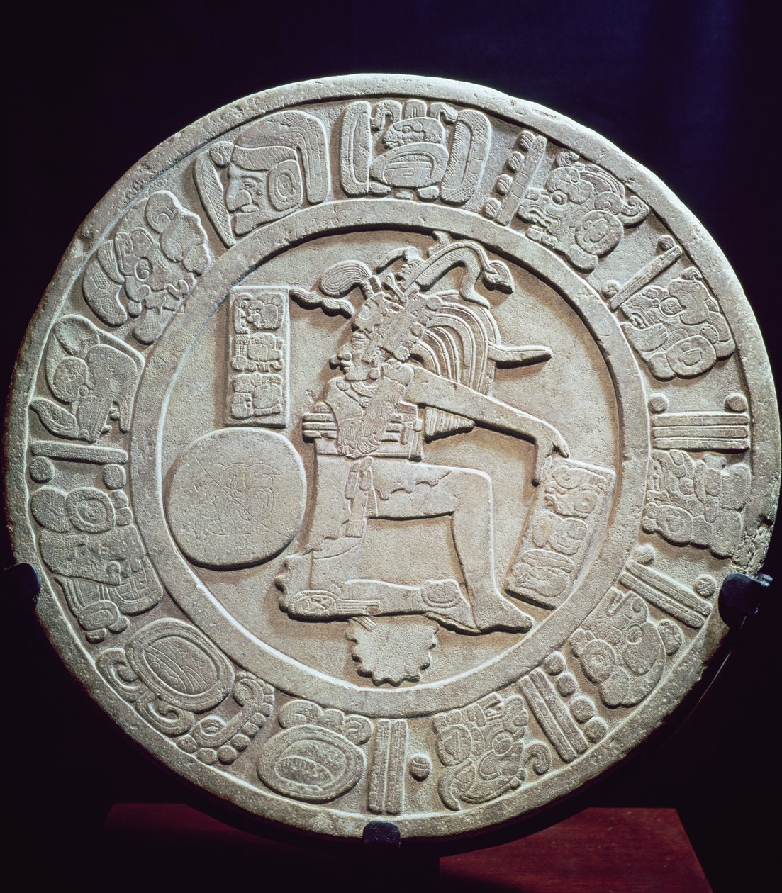 Maja labdapálya jelző, Chinkulticból, Chiapasból, i.sz. 590 (mészkő) alkotó: Pre Columbian