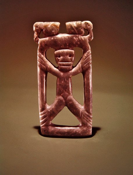 Keretes figurás medál, Guacimo, Linea Vieja területéről (áttetsző tengerzöld jáde) alkotó: Pre Columbian Pre Columbian