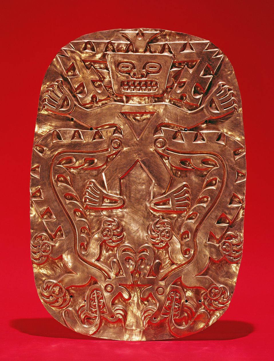 Domborított tábla krokodilistent ábrázolva, Sitio Conte-ból, Cocle tartományból, Panamából, késő Cocle stílusban (arany) alkotó: Pre Columbian