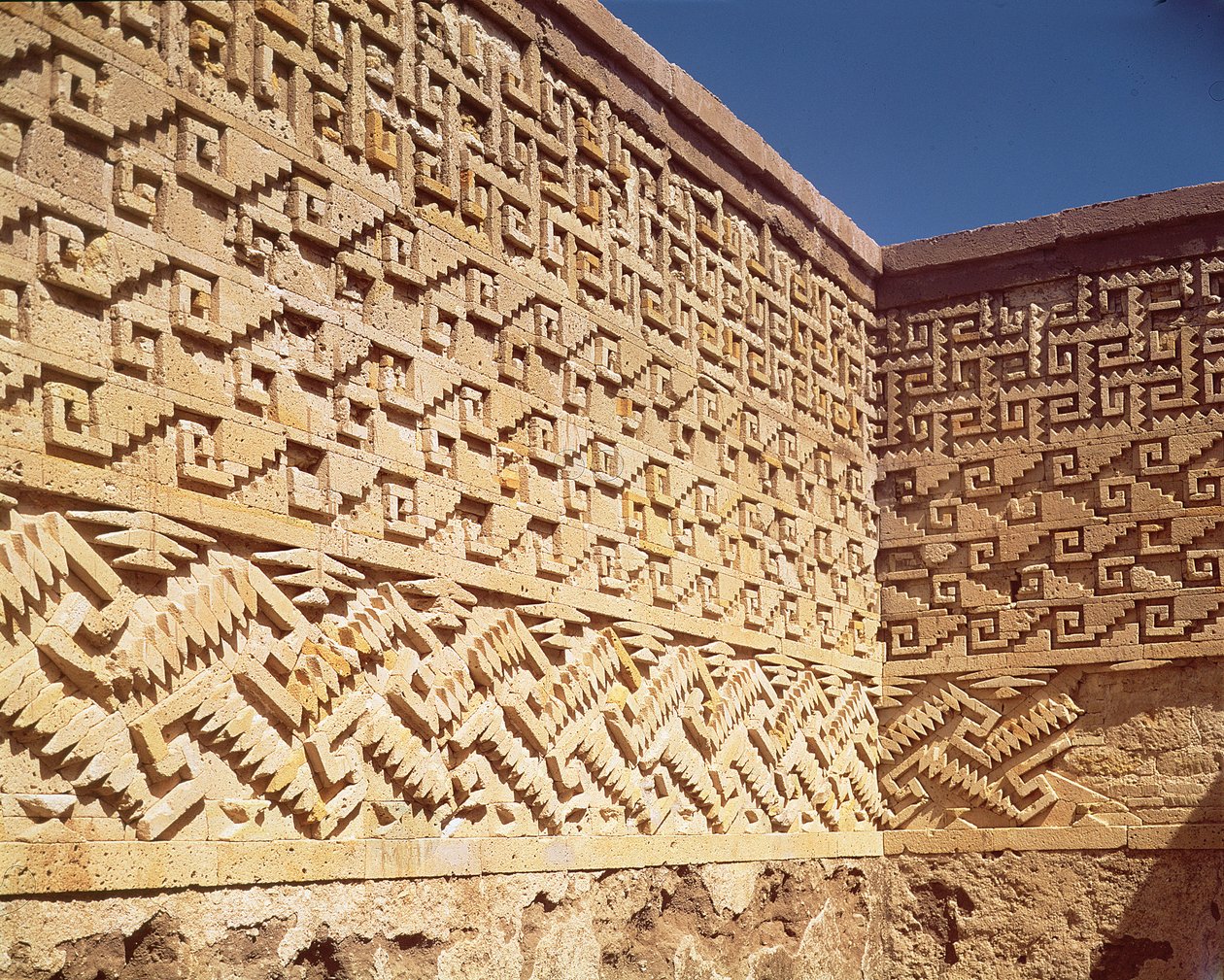 Mozaikfal a Patio de las Grecas-ból, posztklasszikus időszak (900-1521) alkotó: Pre Columbian