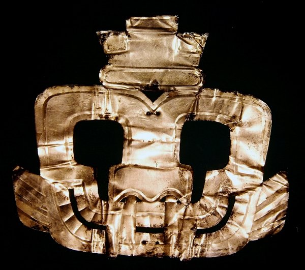 Kalapált ezüst puma fej, Pachacamacból, Peruból (ezüst) alkotó: Pre Columbian Pre Columbian