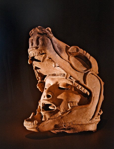 Emberi fej a jaguár szájában, Remojadas kultúra, Vera Cruz (kerámia) alkotó: Pre Columbian Pre Columbian