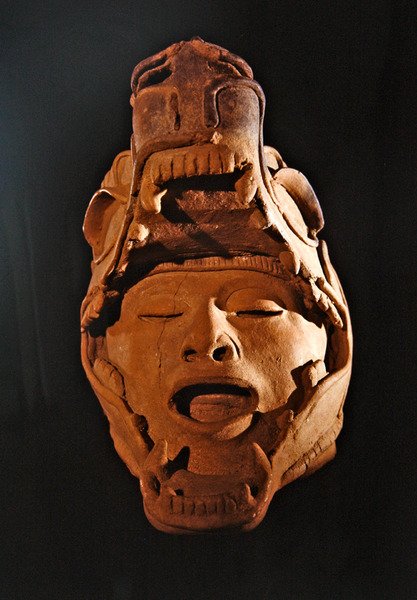Emberi fej a jaguár szájában, Remojadas kultúra, Vera Cruz (kerámia) alkotó: Pre Columbian Pre Columbian