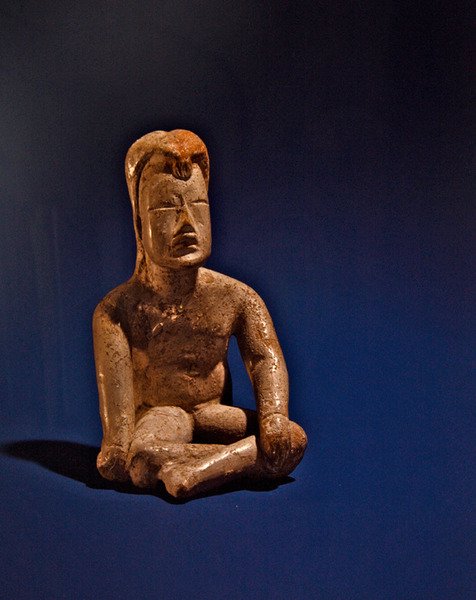 Ülő figura, Olmec kultúra (kerámia) alkotó: Pre Columbian Pre Columbian